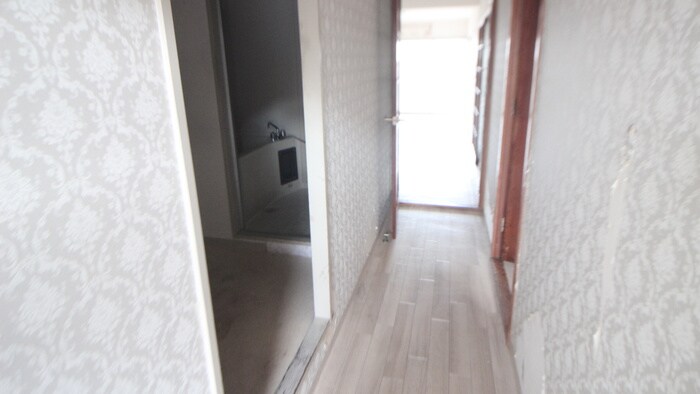 物件内観写真16　(廊下)