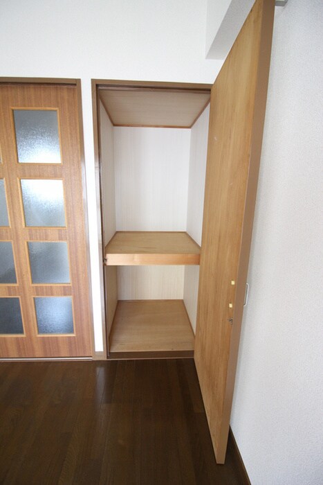 物件内観写真14　(収納)