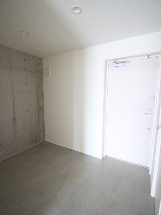 物件内観写真7　(玄関)