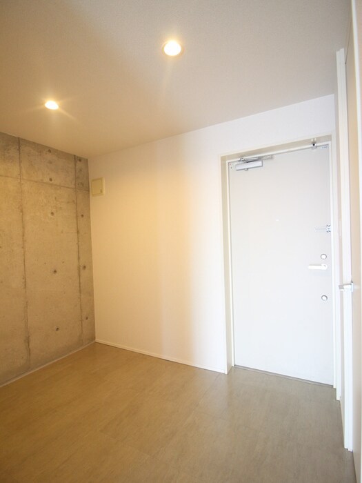 物件内観写真7　(玄関)