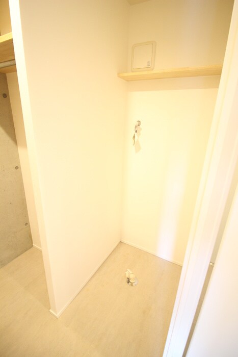 物件内観写真13　(洗濯機置場)