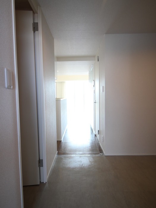 物件内観写真16　(廊下)