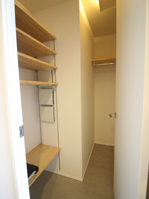 物件内観写真21　(収納)