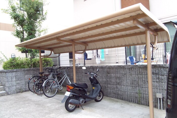 物件外観写真5　(駐輪場)