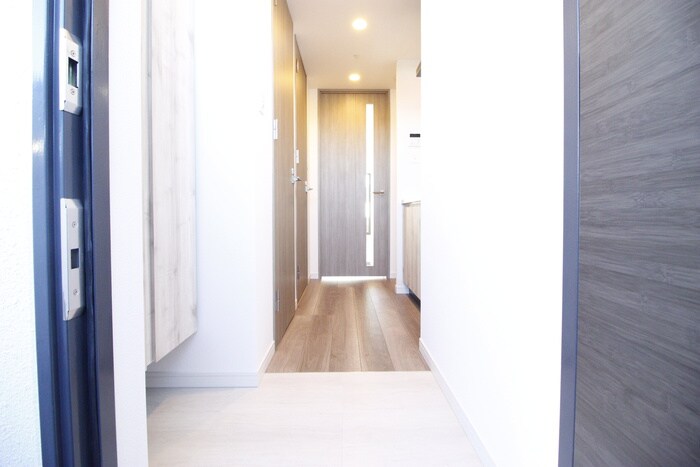 物件内観写真18　(玄関)