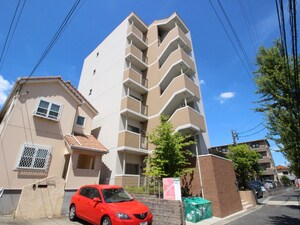 リブ荒池外観写真