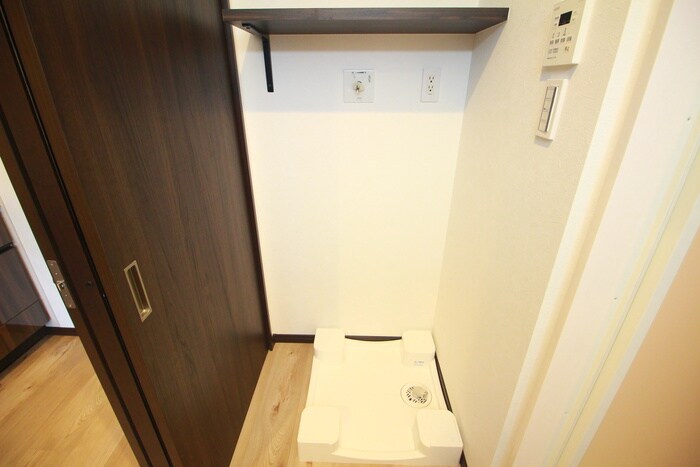 物件内観写真14　(洗濯機置場)