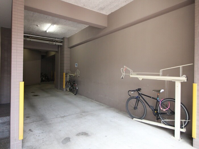 物件外観写真5　(駐輪場)