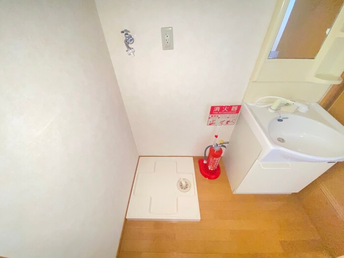 物件内観写真20　(洗濯機置場)