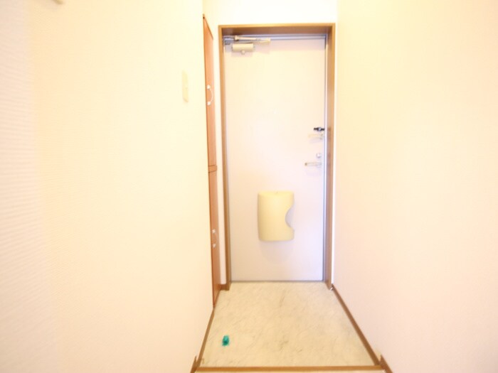 物件内観写真17　(玄関)