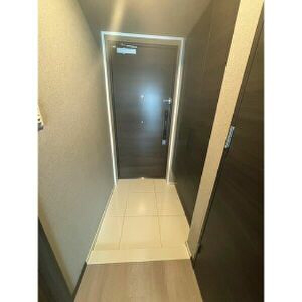 物件内観写真15　(玄関)