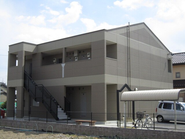 物件外観写真2　(エントランス部分)