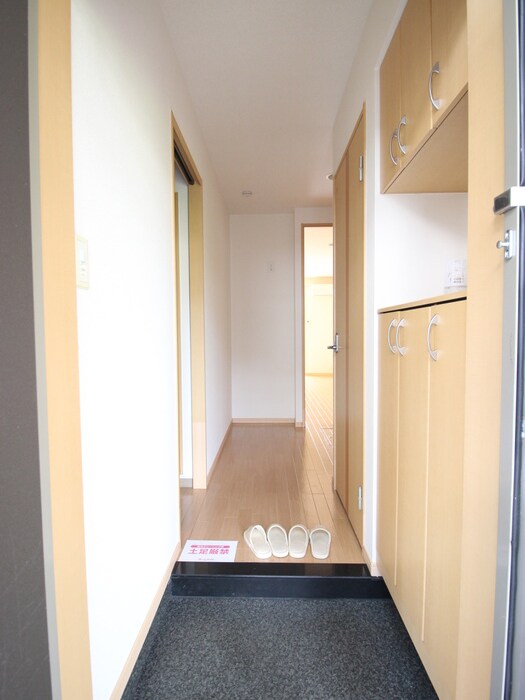 物件内観写真18　(廊下)