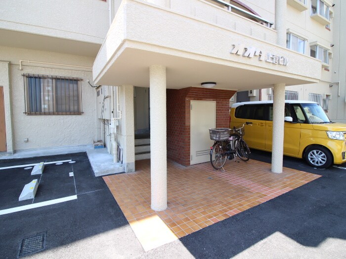 物件外観写真2　(エントランス部分)