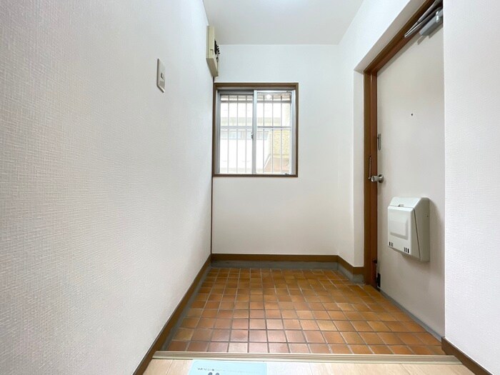 物件内観写真21　(玄関)