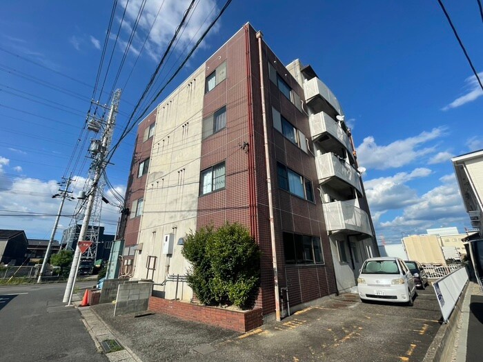 物件外観写真2　(駐車場)