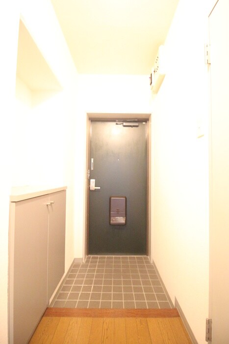 物件内観写真18　(玄関)