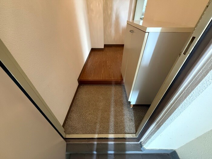 物件内観写真16　(玄関)