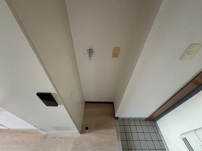 物件内観写真12　(洗濯機置場)