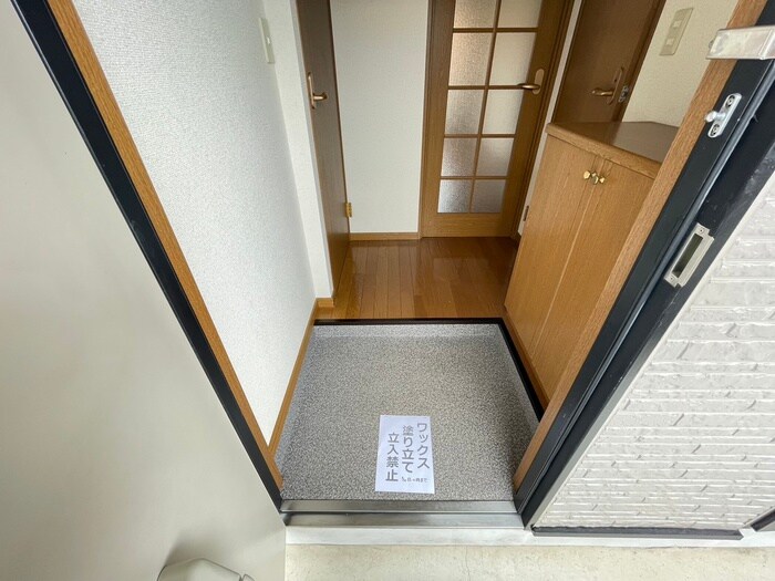 物件内観写真14　(玄関)