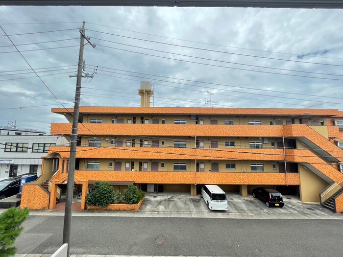 物件内観写真16　(室内からの展望)