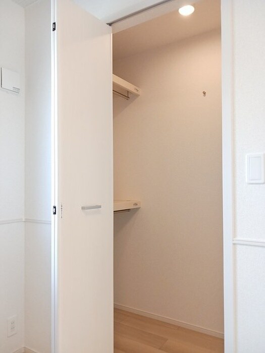 物件内観写真11　(収納)