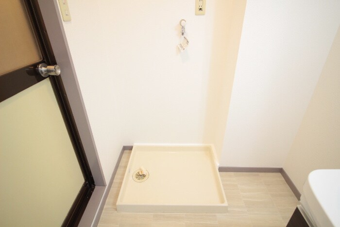 物件内観写真13　(洗濯機置場)