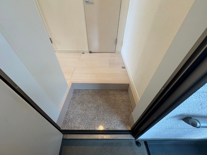 物件内観写真16　(玄関)