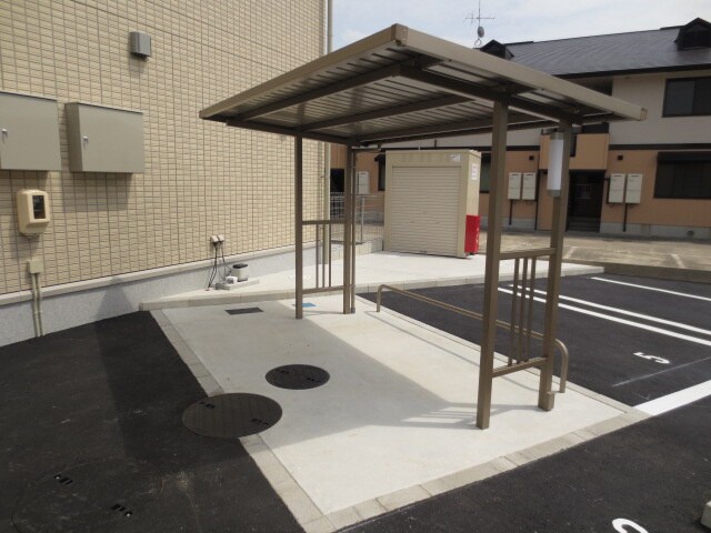 物件外観写真3　(駐輪場)