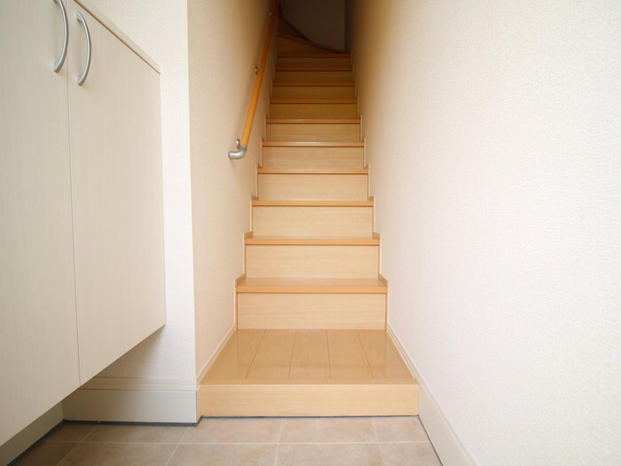 物件内観写真16　(玄関)