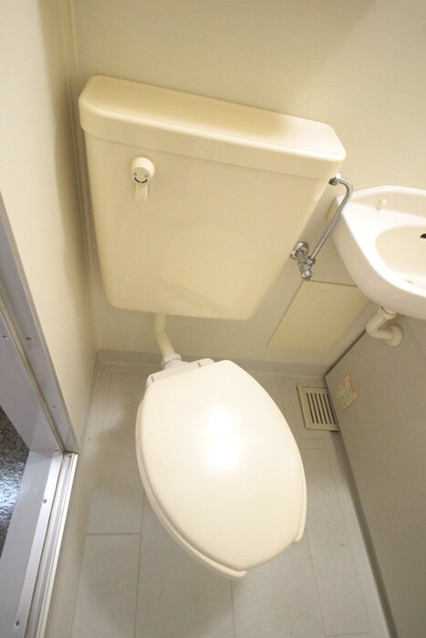 物件内観写真8　(トイレ)