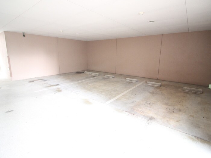 物件外観写真4　(駐車場)