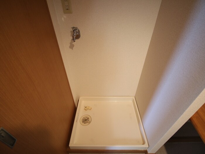 物件内観写真17　(洗濯機置場)