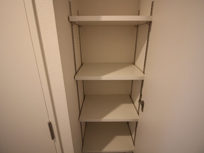 物件内観写真16　(収納)