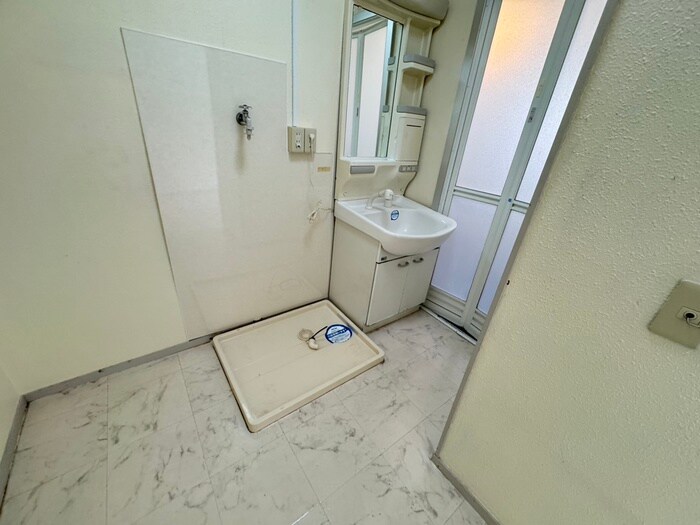 物件内観写真21　(洗濯機置場)