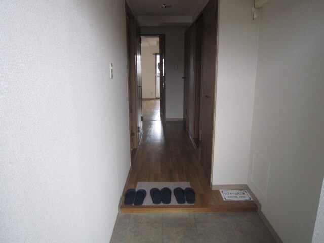 物件内観写真10　(玄関)