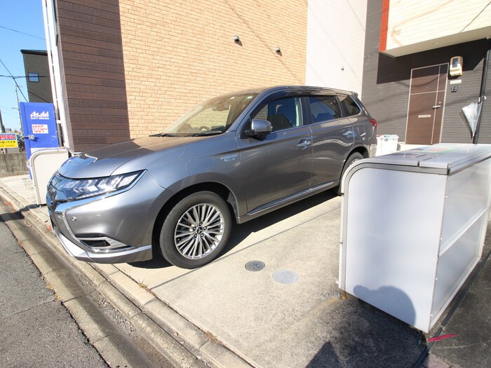 物件外観写真5　(駐車場)