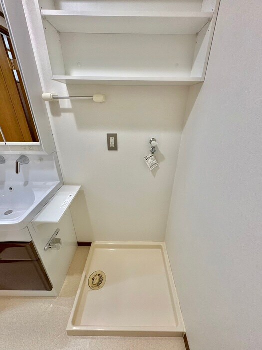 物件内観写真13　(洗濯機置場)