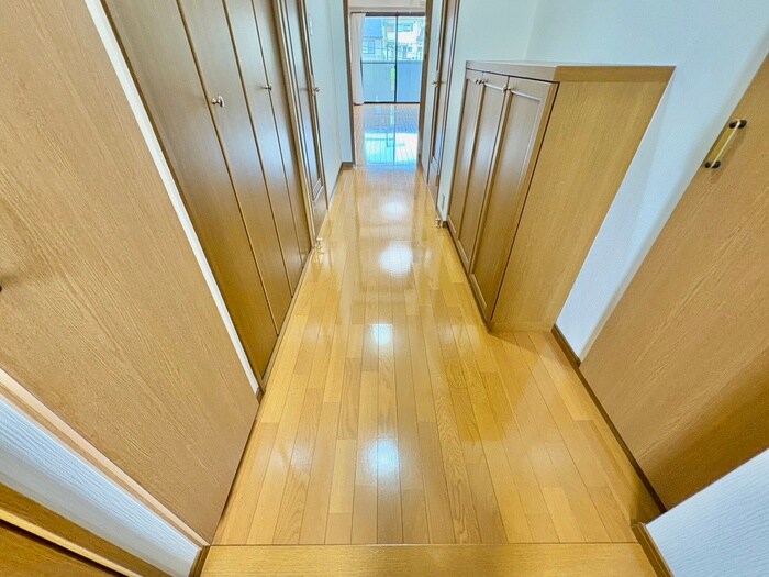 物件内観写真18　(廊下)