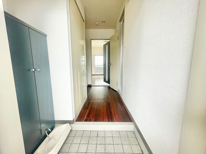 物件内観写真13　(玄関)
