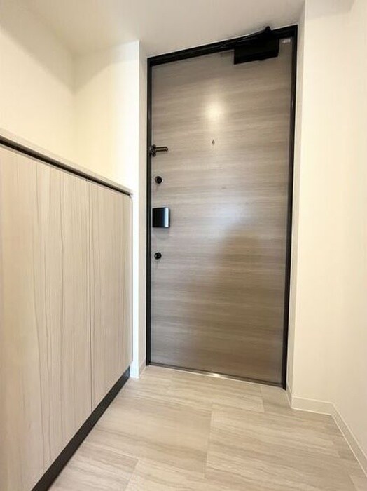 物件内観写真12　(玄関)