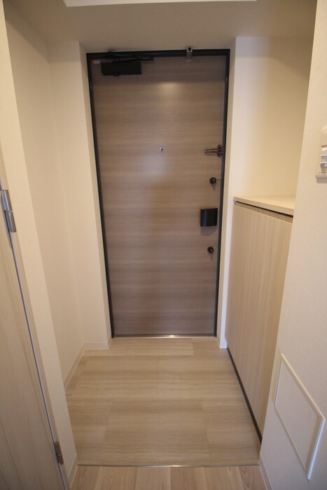 物件内観写真13　(玄関)