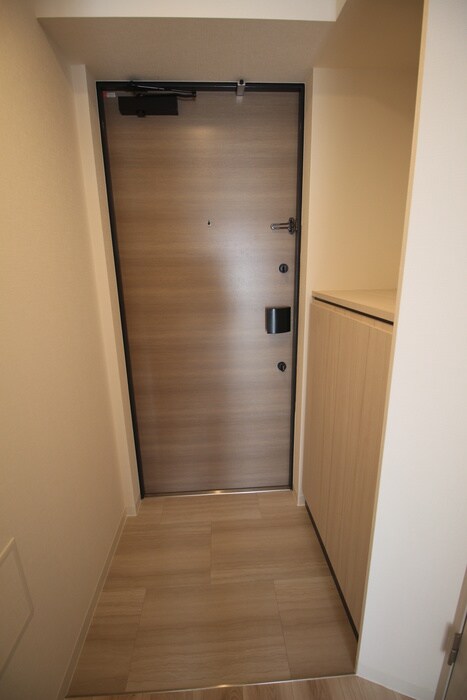 物件内観写真13　(玄関)