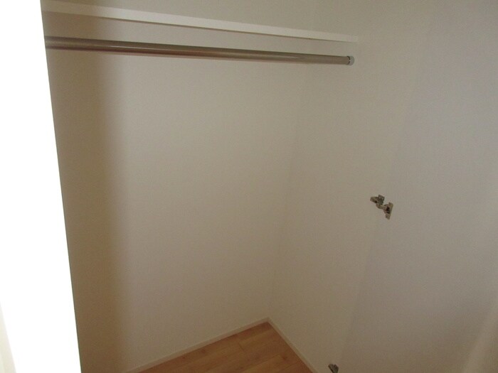 物件内観写真12　(収納)