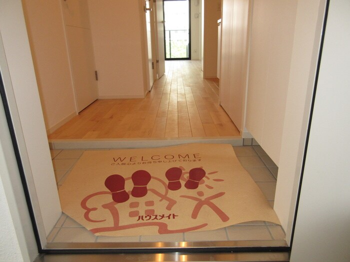 物件内観写真14　(玄関)