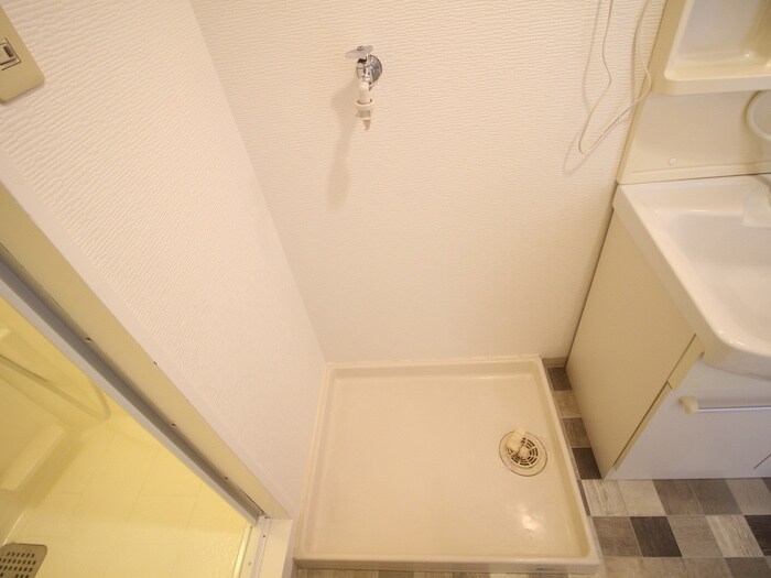 物件内観写真13　(洗濯機置場)