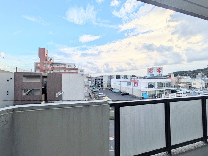 物件内観写真22　(室内からの展望)