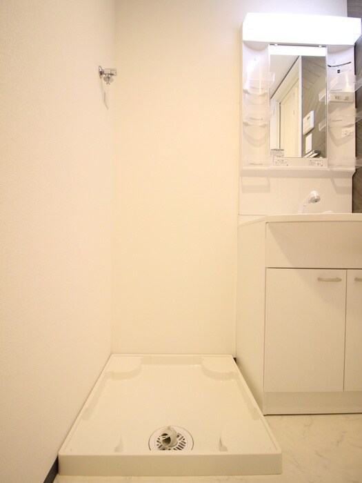 物件内観写真12　(洗濯機置場)