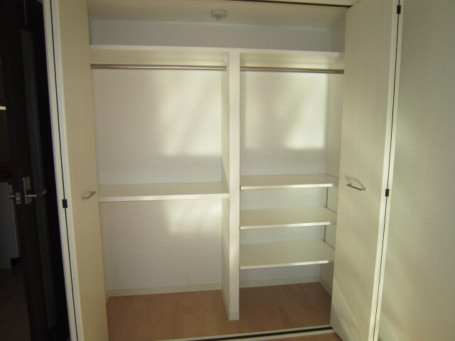 物件内観写真10　(収納)