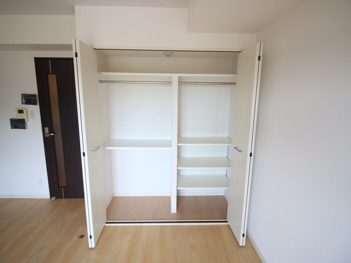 物件内観写真12　(収納)